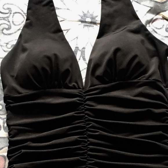 💥🖤💥🖤💥BLACK MIDI DRESS- Ties around the neck - Picture 5 of 6